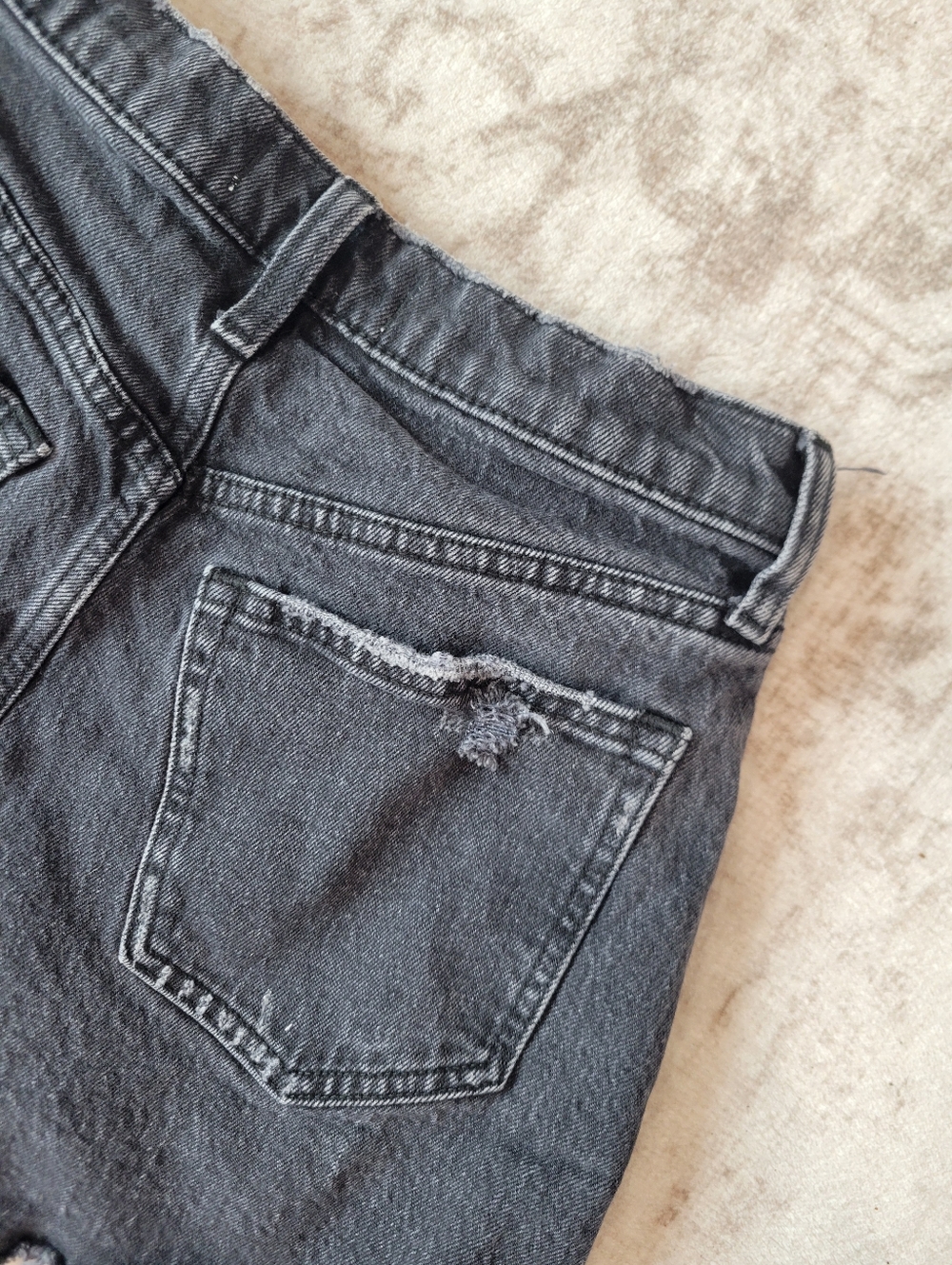 Abercrombie & Fitch The Mom Short 27/4 High Rise Black Denim 90s Distressed - Picture 6 of 6